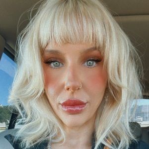 Meet your Posher, Annie